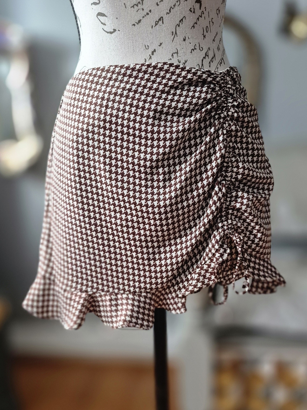 Cotton Candy Flirty Ruched Houndstooth Brown & White Skort Medium